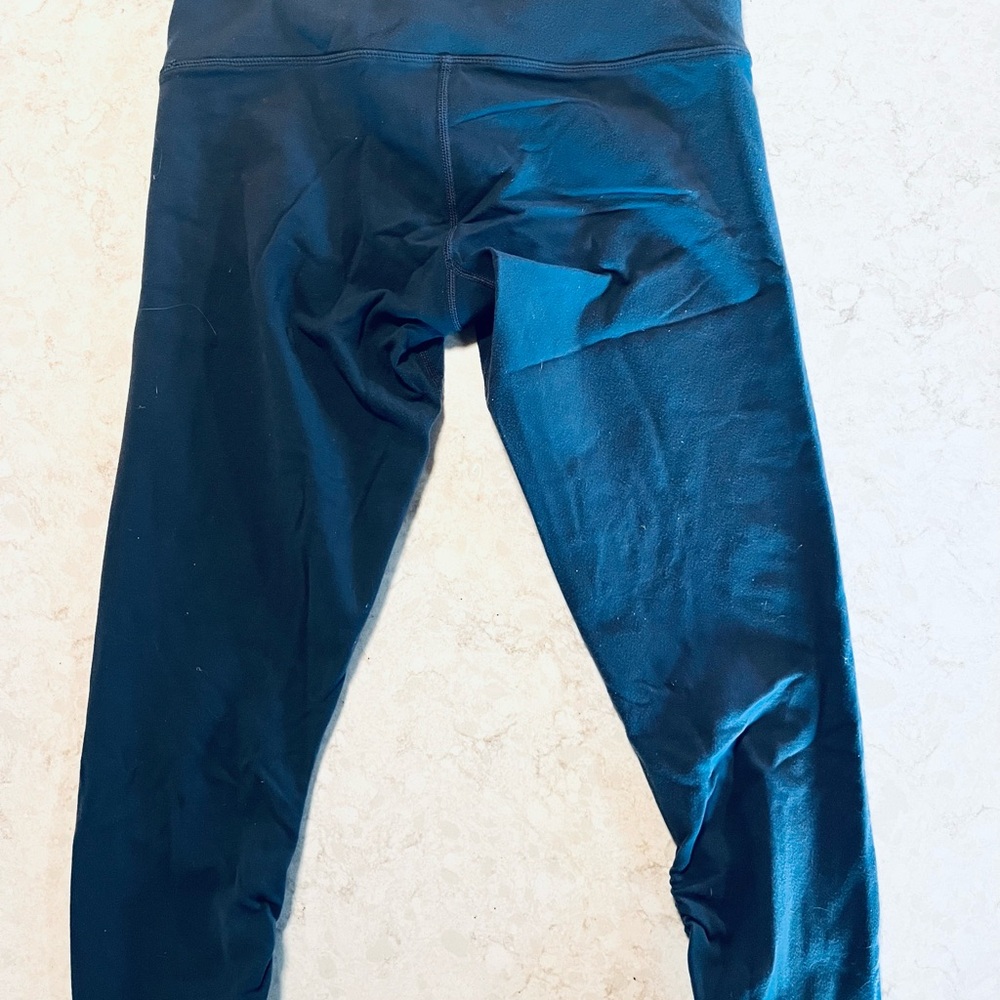lululemon athletica Size 6 Grey Capri Leggings